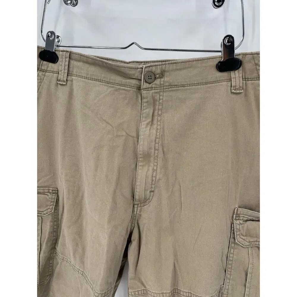Wrangler Relaxed Fit Shorts Mens 42x10 Beige Cargo Cotton Blend Outdoor Pockets